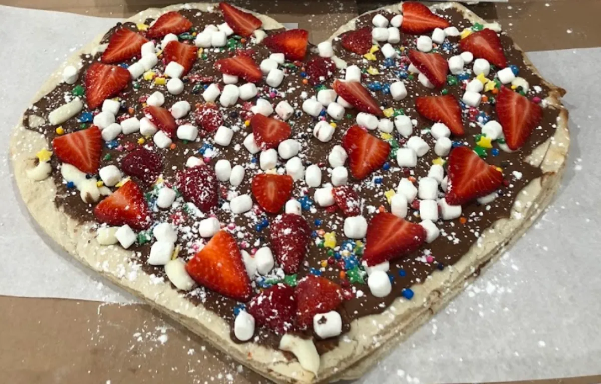 Dessert heart pizza at Mr G's Pizzeria in Lindenhurst (photo 2)